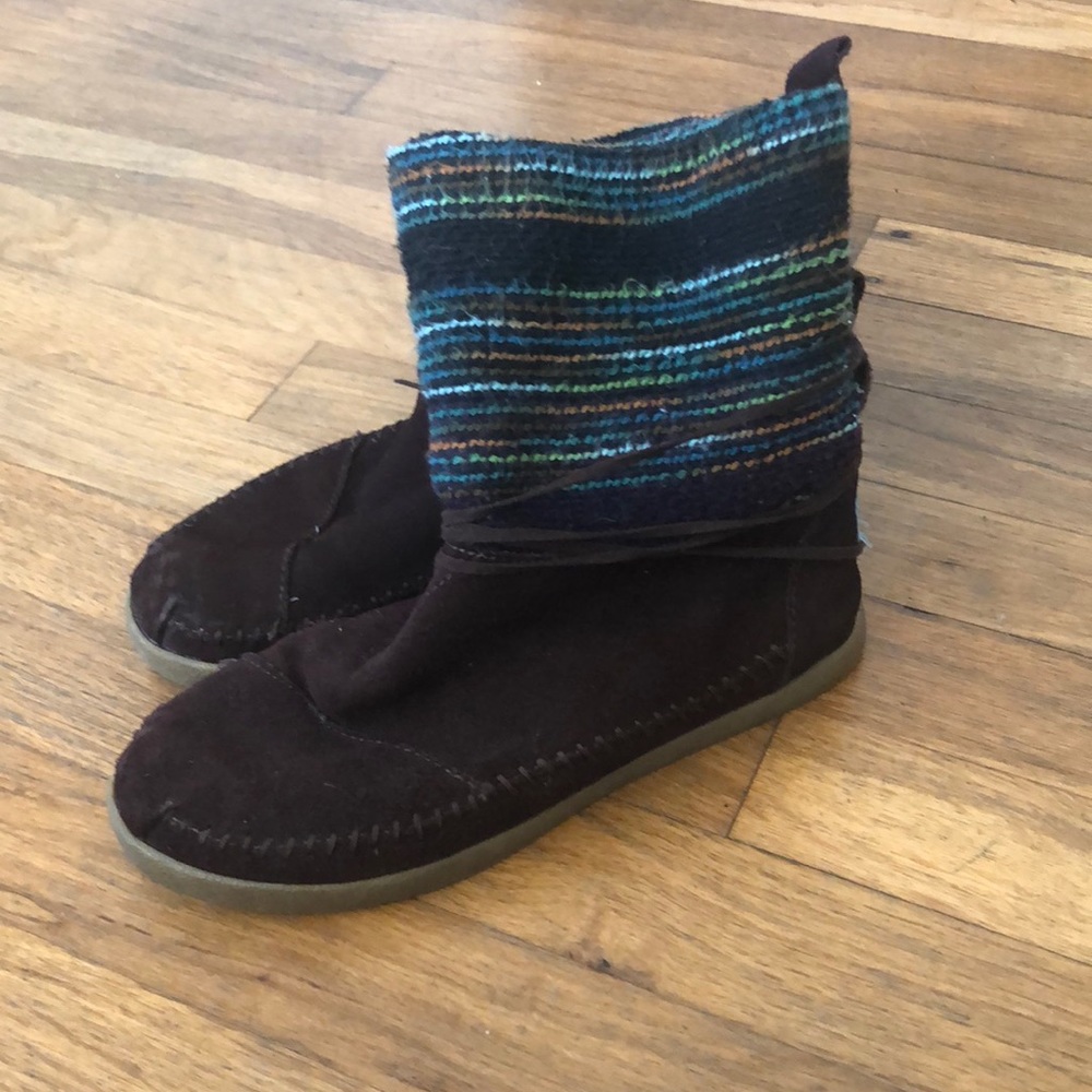 Tom’s boots. Lightly used. Comfy